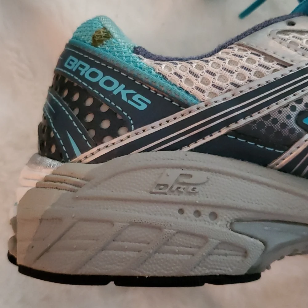 Brooks Running Shoes Sz 6 Euro 36.5 - Picture 8 of 12